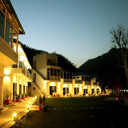 Ezzenza Mahayana Resort & Spa リシケーシュ エクステリア 写真