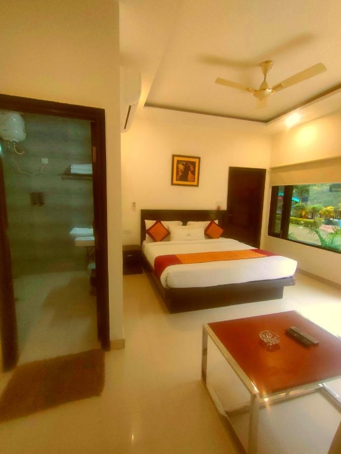 Ezzenza Mahayana Resort & Spa リシケーシュ エクステリア 写真