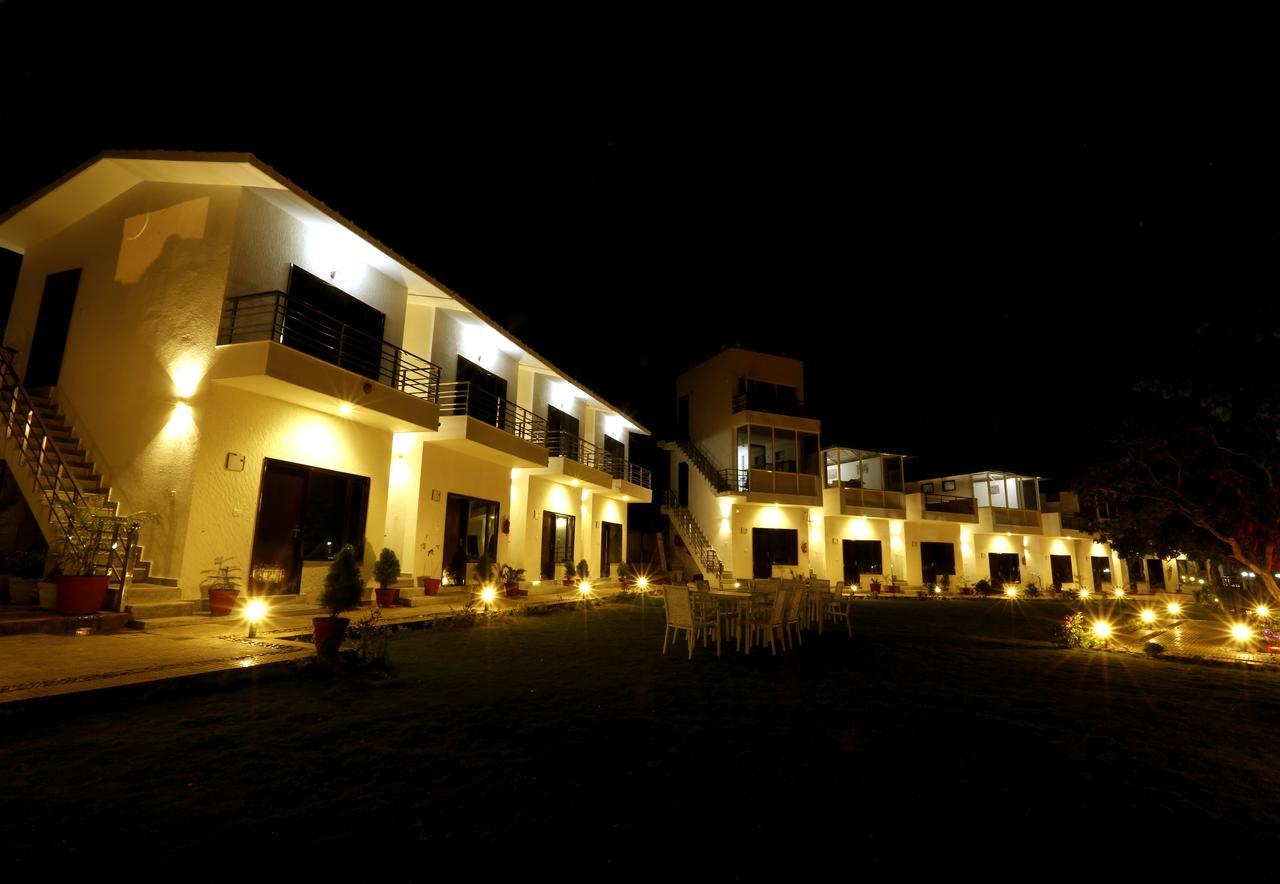 Ezzenza Mahayana Resort & Spa リシケーシュ エクステリア 写真